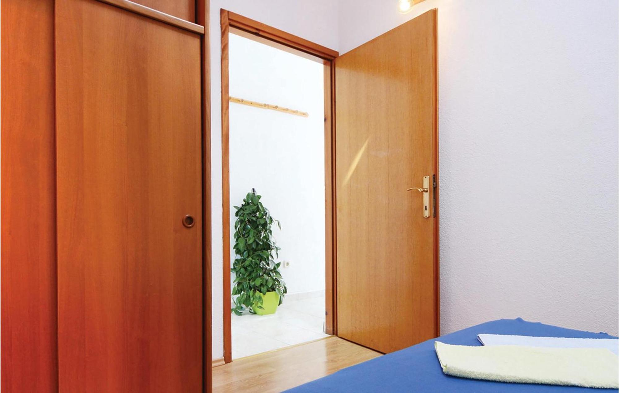 Amazing Apartment In Baska Voda With Wifi Luaran gambar