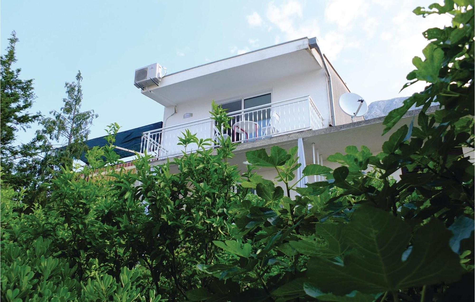Amazing Apartment In Baska Voda With Wifi Luaran gambar
